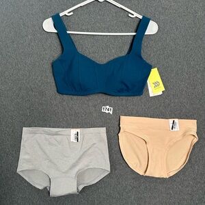 NWT Lot of 3 - Women Intimates size Medium